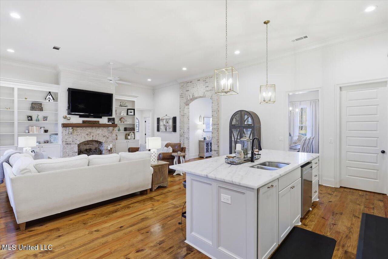 202 Lost Oak Lane Brandon, MS 39047 - Photo 18 of 75 17-202 Lost Oak Ln _ Home Tours MS