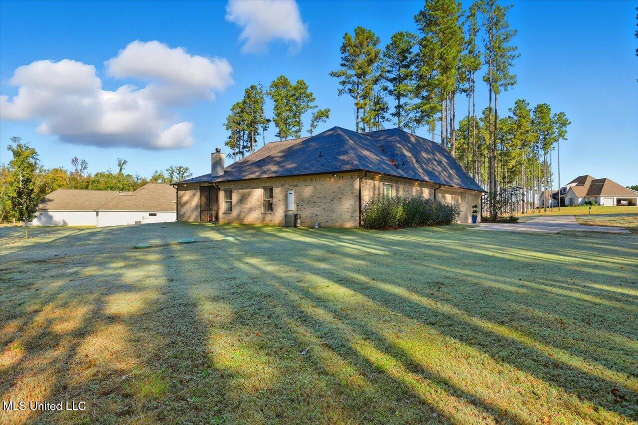202 Lost Oak Lane Brandon, MS 39047 - Photo 44 of 75 43-202 Lost Oak Ln _ Home Tours MS