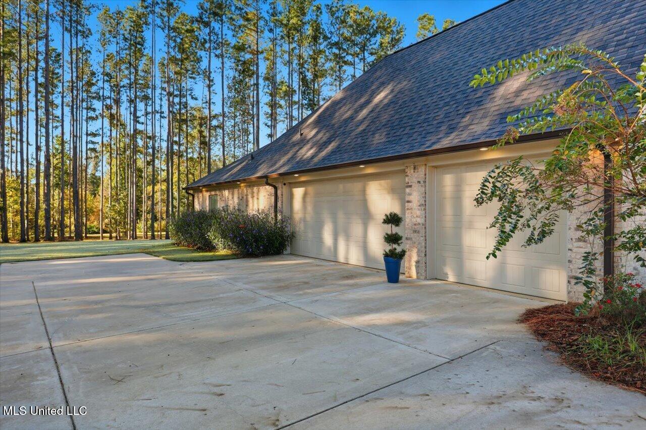 202 Lost Oak Lane Brandon, MS 39047 - Photo 6 of 75 05-202 Lost Oak Ln _ Home Tours MS