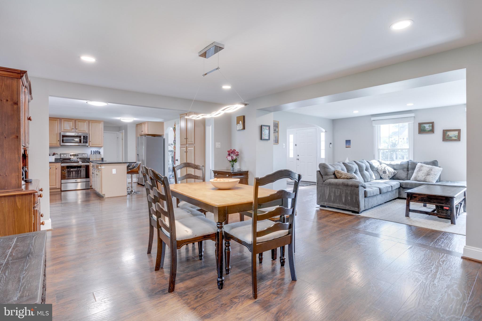 7114 Sterling Grove Drive Springfield, VA 22150 - Photo 4 of 55