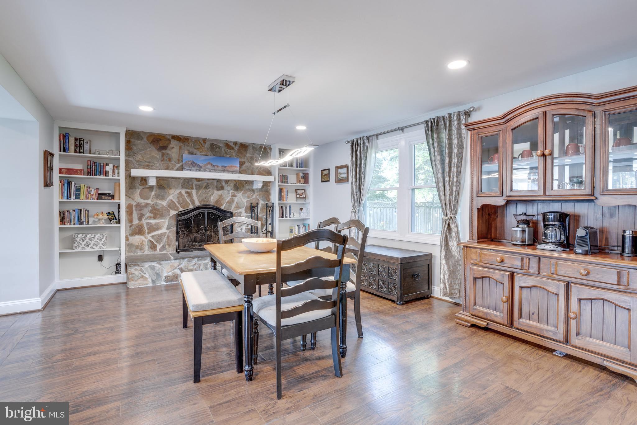 7114 Sterling Grove Drive Springfield, VA 22150 - Photo 6 of 55