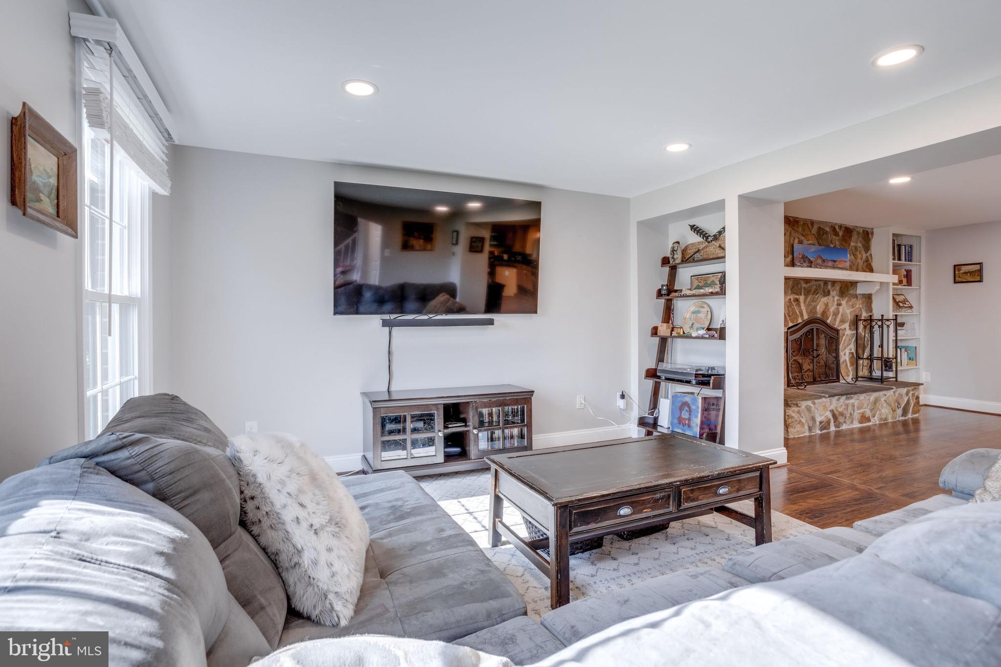 7114 Sterling Grove Drive Springfield, VA 22150 - Photo 8 of 55