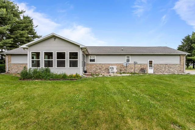 $299,000 | 9391 East 100 North, Greentown, IN 46936