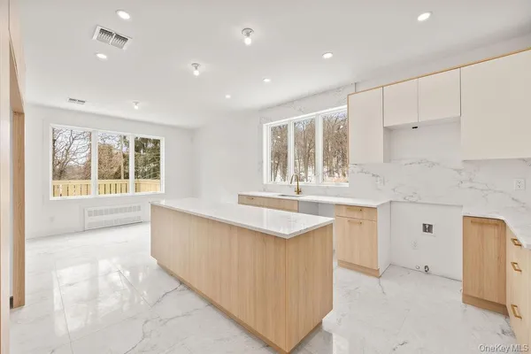 $1,549,000 | 12 Sherman Drive, Unit 202, Spring Valley, NY 10977