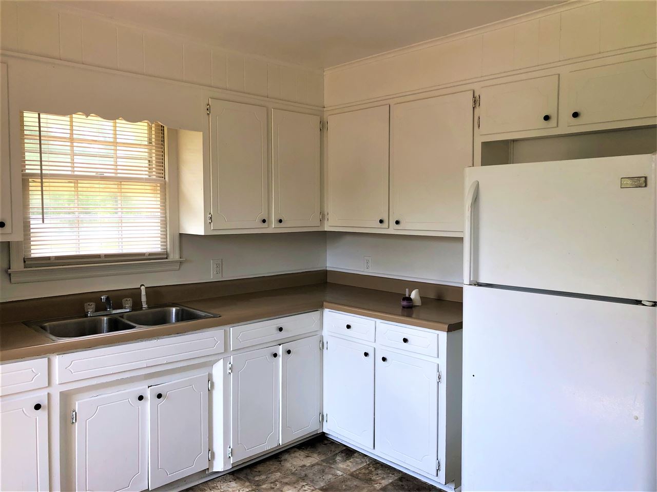 202 Tanglewood Road Wellford, SC 29385 - Photo 2 of 7