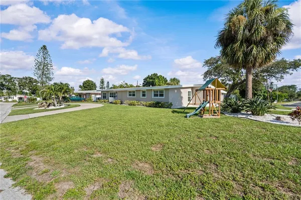 $4,000 | 327 Sunny Lane, Belleair, FL 33756