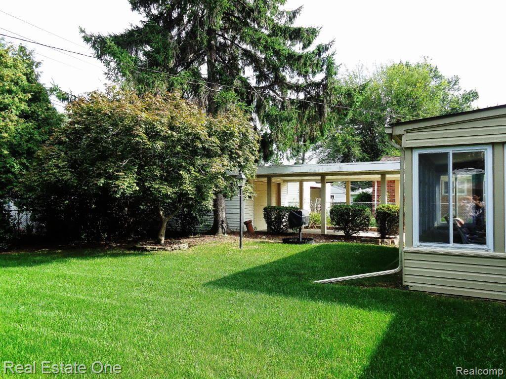 2469 Middlefield Road Trenton, MI 48183 - Photo 17 of 18 backyard.jpg