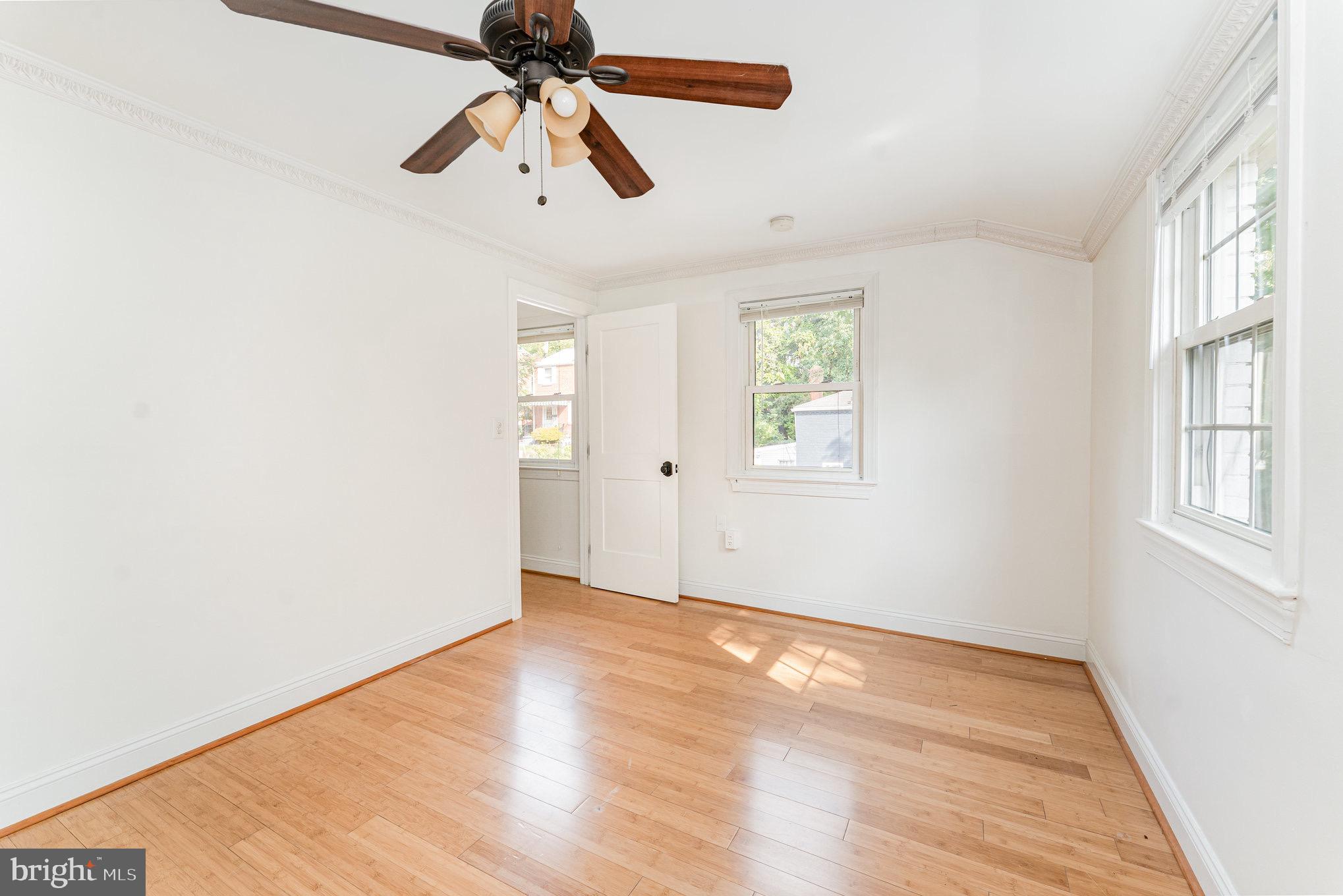 3729 South Four Mile Run Drive Arlington, VA 22206 - Photo 15 of 29