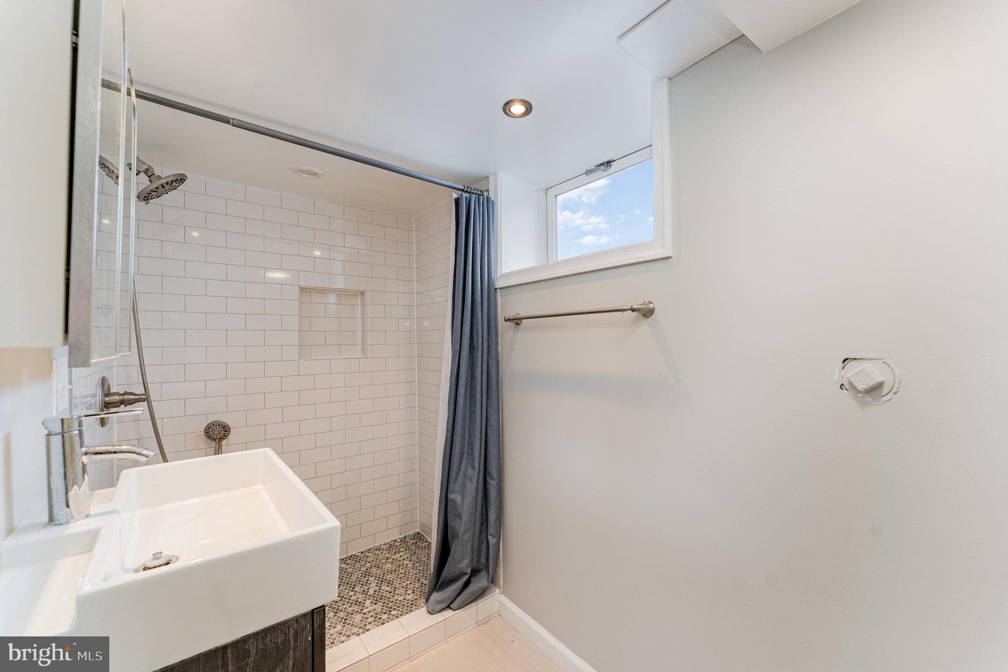 3729 South Four Mile Run Drive Arlington, VA 22206 - Photo 24 of 29