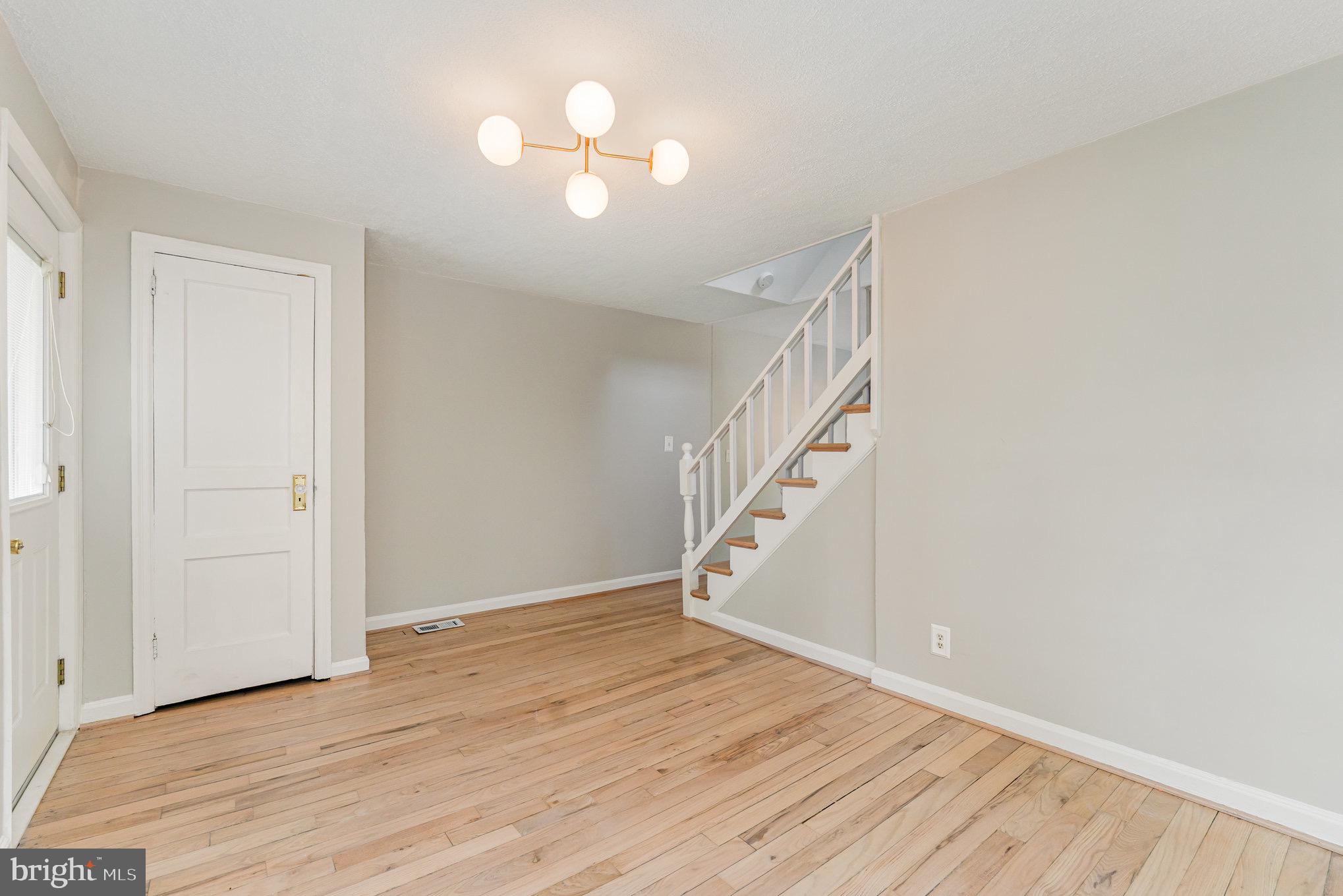 3729 South Four Mile Run Drive Arlington, VA 22206 - Photo 5 of 29