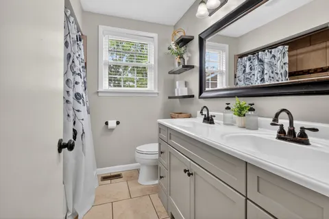 $349,900 | 272 North Wessington Place, Hendersonville, TN 37075