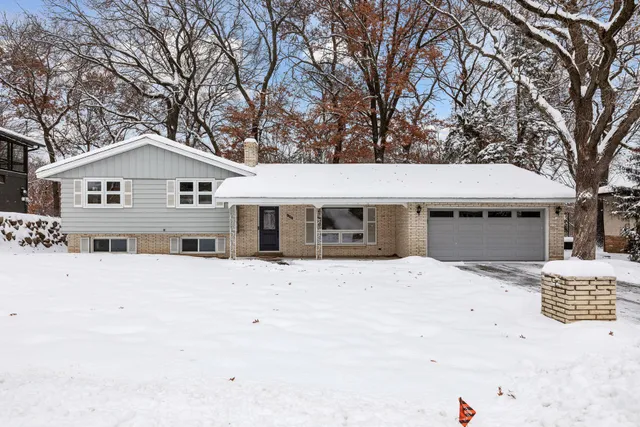 $475,000 | 1490 3rd Street Northwest, New Brighton, MN 55112