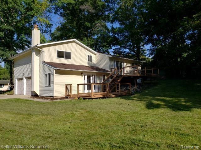 2104 Highfield Road Waterford, MI 48329 - Photo 6 of 45 20190919_101145 (Small).jpg