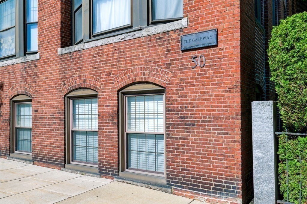 50 Rantoul Street, Unit 310 Beverly, MA 01915 - Photo 4 of 26 Gallery Image 4