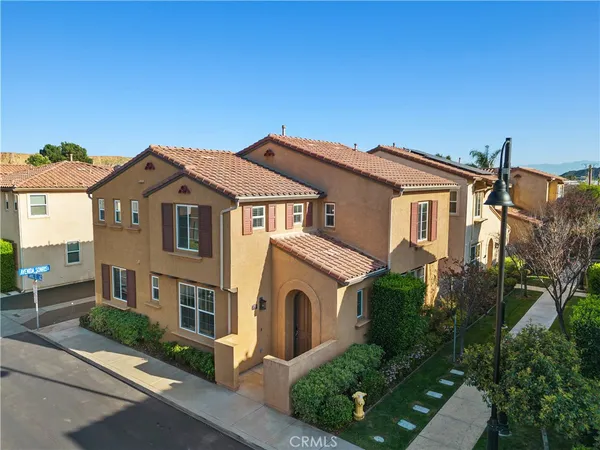 $599,999 | 31769 Avenida Sonrisa, Castaic, CA 91384