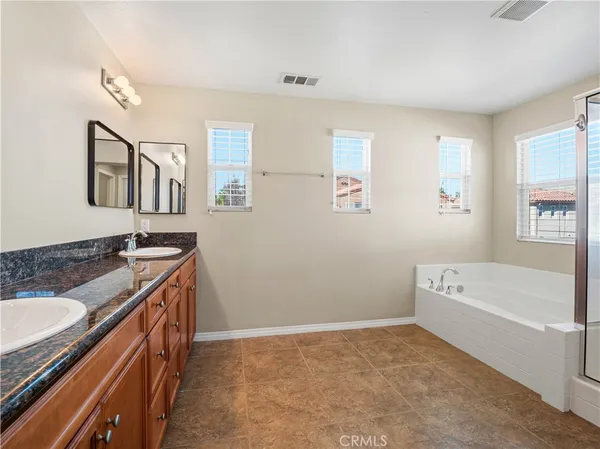 $599,999 | 31769 Avenida Sonrisa, Castaic, CA 91384