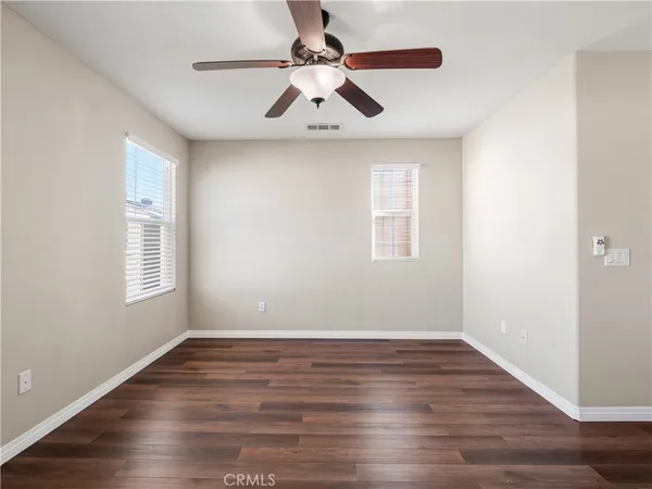 $599,999 | 31769 Avenida Sonrisa, Castaic, CA 91384