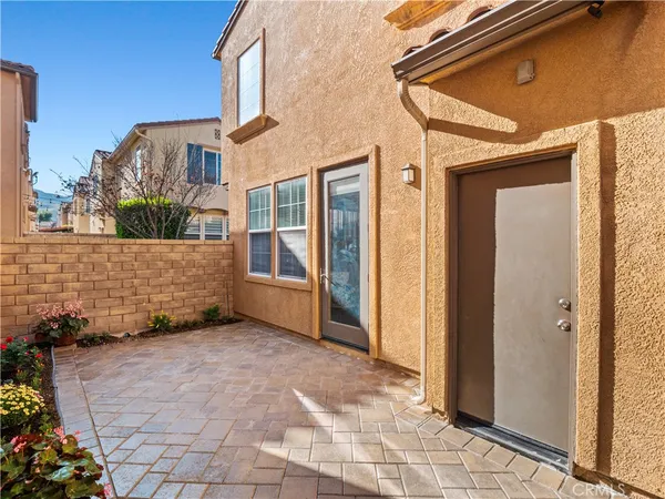 $599,999 | 31769 Avenida Sonrisa, Castaic, CA 91384