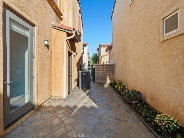 $599,999 | 31769 Avenida Sonrisa, Castaic, CA 91384