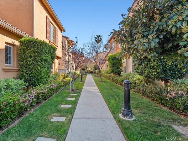 $599,999 | 31769 Avenida Sonrisa, Castaic, CA 91384