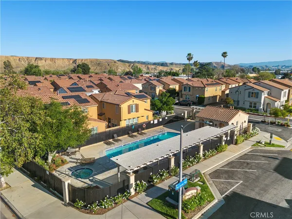 $599,999 | 31769 Avenida Sonrisa, Castaic, CA 91384