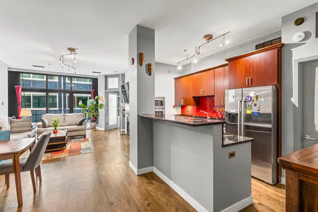 $3,750 | 130 South Canal Street, Unit 814, Chicago, IL 60606