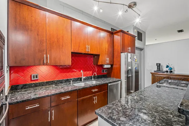 $3,750 | 130 South Canal Street, Unit 814, Chicago, IL 60606