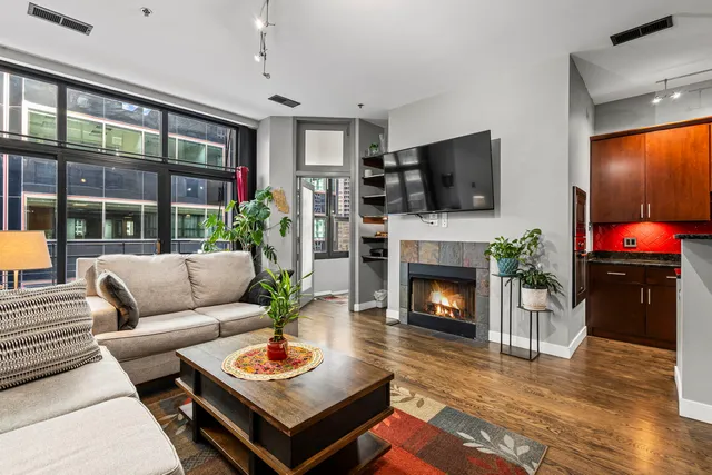 $3,750 | 130 South Canal Street, Unit 814, Chicago, IL 60606