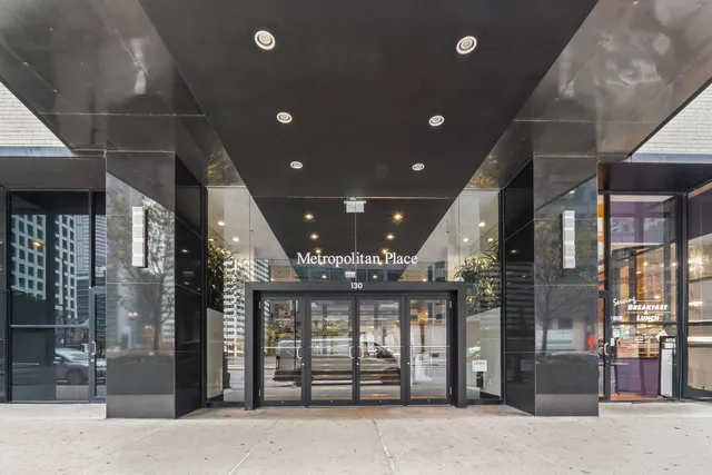 $3,750 | 130 South Canal Street, Unit 814, Chicago, IL 60606