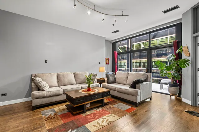 $3,750 | 130 South Canal Street, Unit 814, Chicago, IL 60606