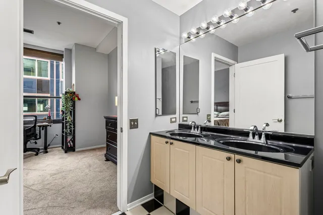 $3,750 | 130 South Canal Street, Unit 814, Chicago, IL 60606