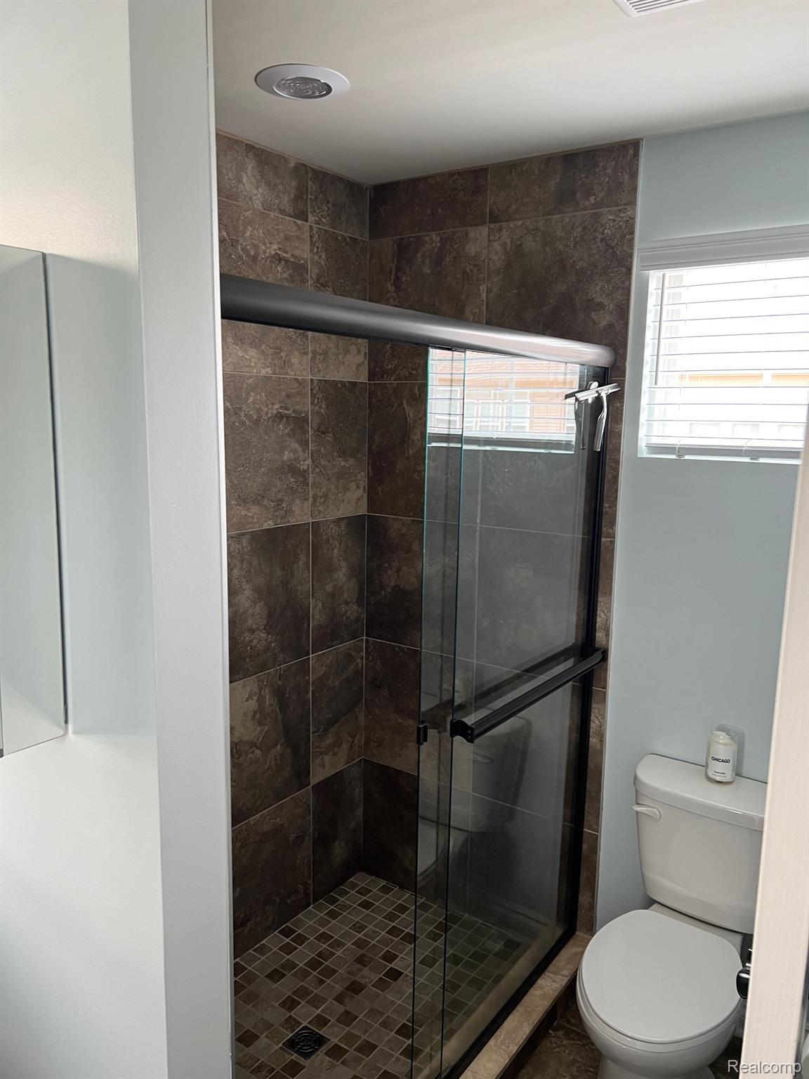 935 Barclay Circle Rochester, MI 48307 - Photo 25 of 31 Gallery Image 25