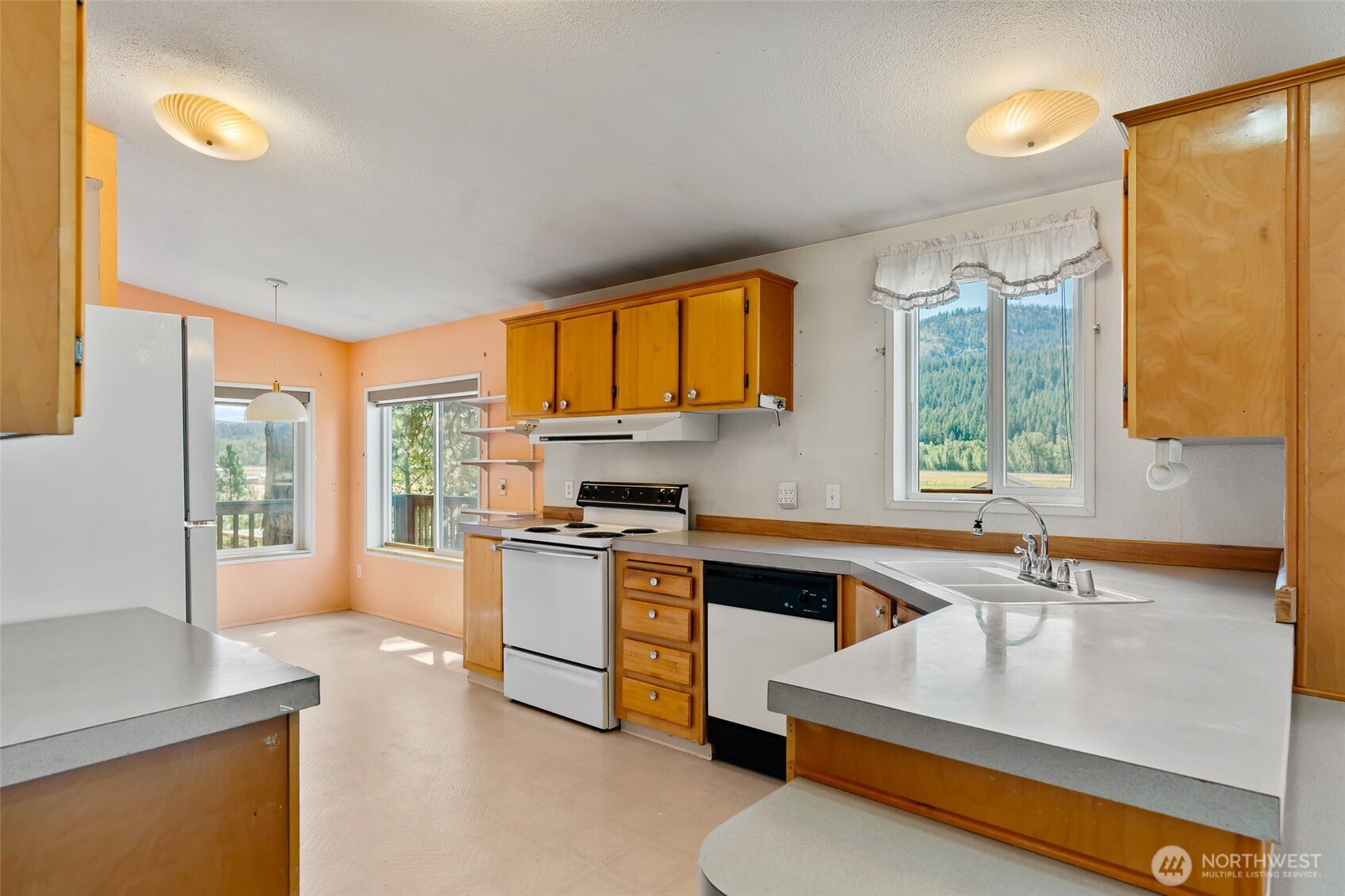 5501 Red Bridge Road Cle Elum, WA 98922 - Photo 9 of 31 Gallery Image 9