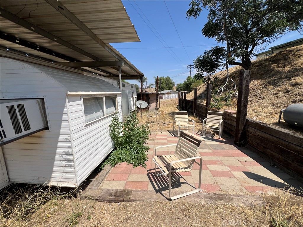7530 Reche Canyon Road Colton, CA 92324 - Photo 5 of 20 Mobile home back