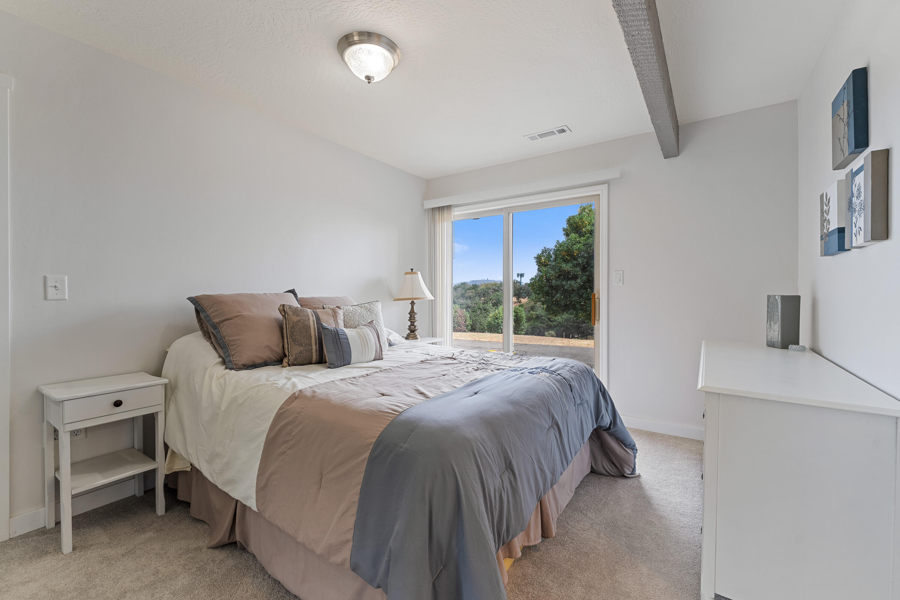 6048 Tolo Road Central Point, OR 97502 - Photo 44 of 61 INT (37 of 37)