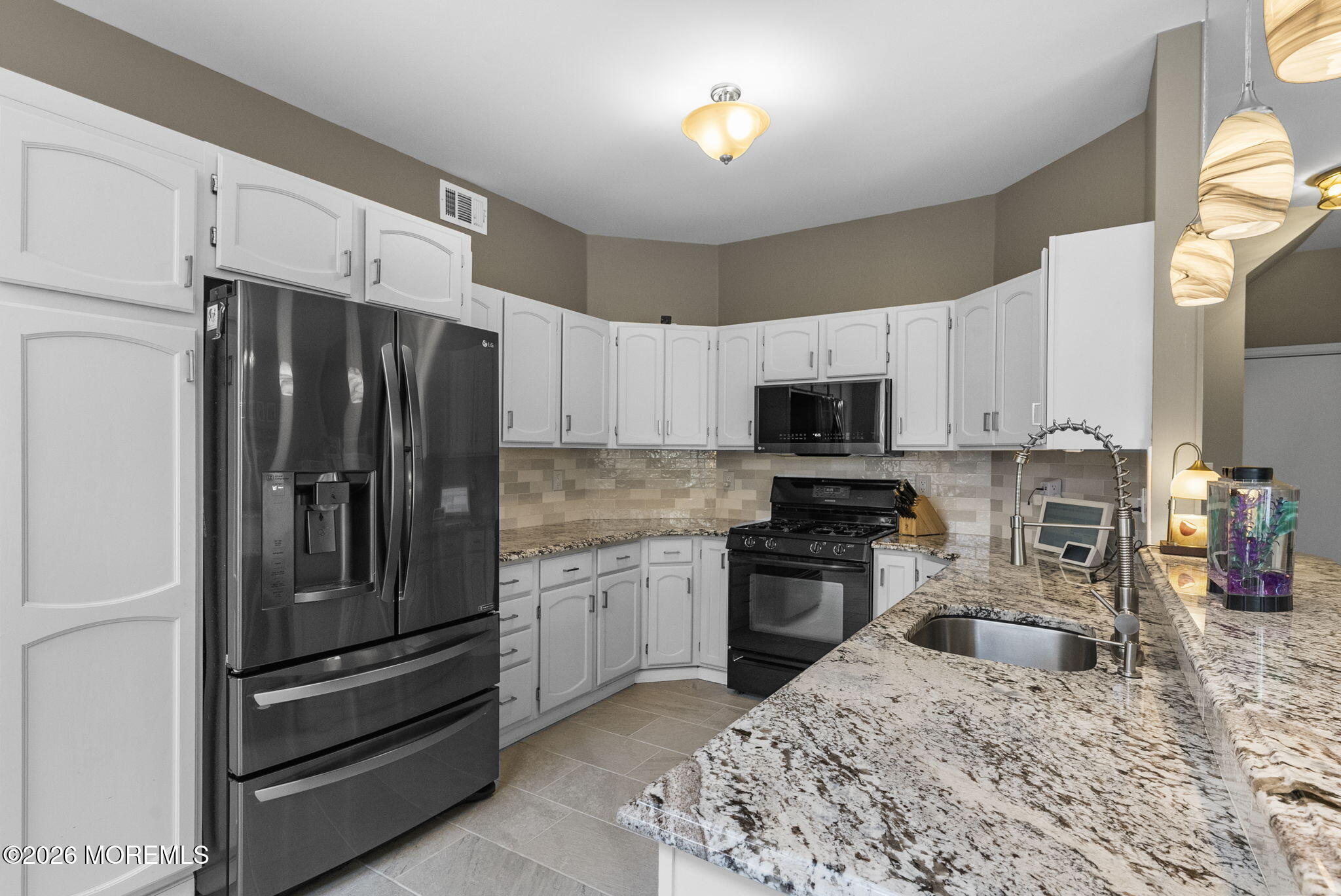 1 Raleigh Pass Colts Neck, NJ 07722 - Photo 14 of 46 26-web-or-mls-DSC03795