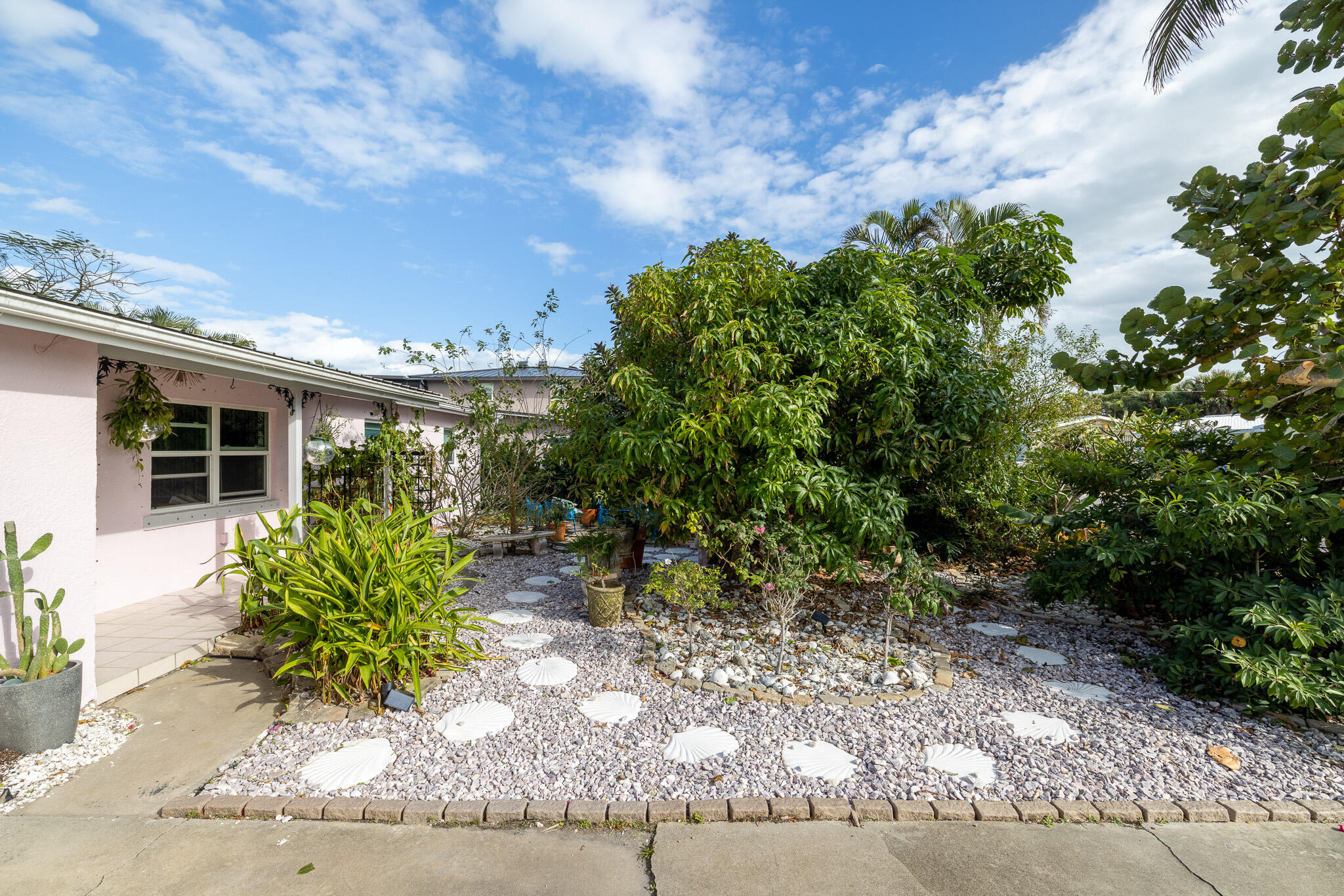 270 Richards Road Melbourne Beach, FL 32951 - Photo 7 of 41 Mango