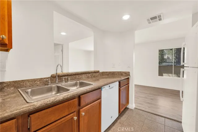 $1,900 | 1110 West Blaine Street, Unit 102, Riverside, CA 92507