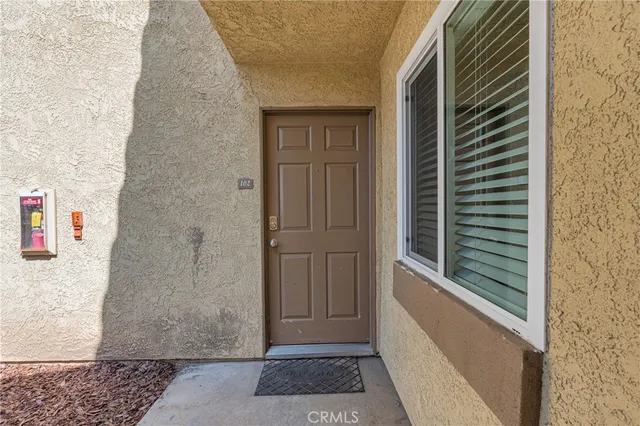$1,900 | 1110 West Blaine Street, Unit 102, Riverside, CA 92507