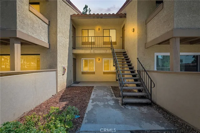 $1,900 | 1110 West Blaine Street, Unit 102, Riverside, CA 92507