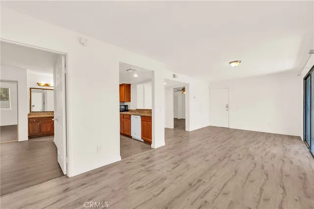 $1,900 | 1110 West Blaine Street, Unit 102, Riverside, CA 92507