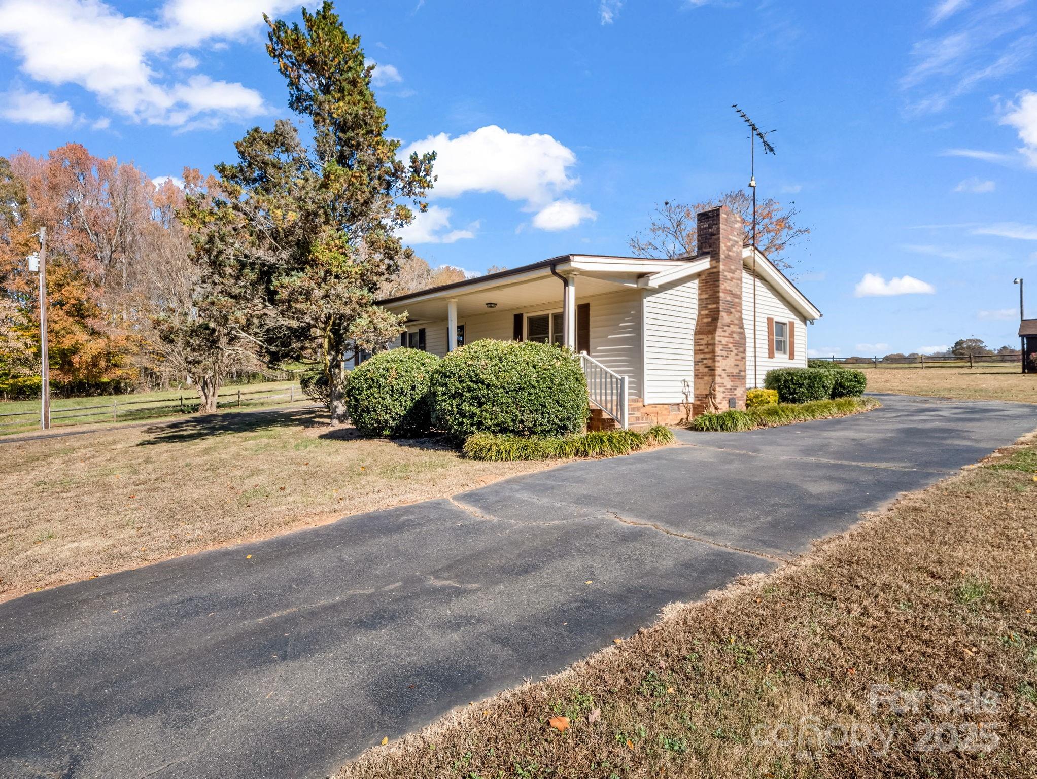 1640 Lithia Springs Road Shelby, NC 28150 - Photo 3 of 29 Gallery Image 3