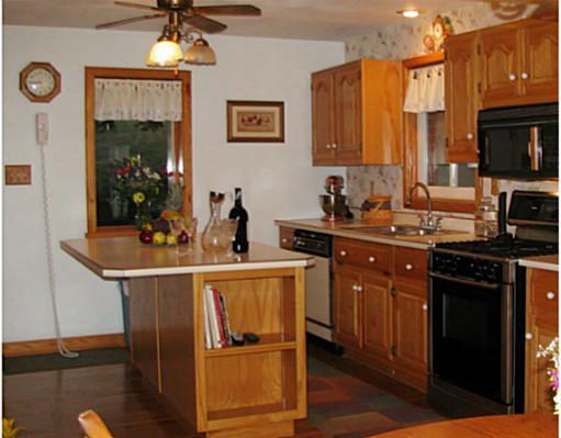 1175 Renton Road Plum, PA 15239 - Photo 2 of 18 Kitchen. Country Oak kitchen w/ center island & appliances