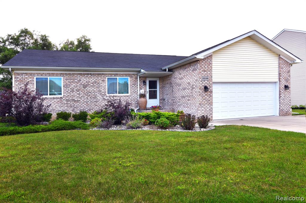 3239 Wren Lane Rochester Hills, MI 48309 - Photo 1 of 38