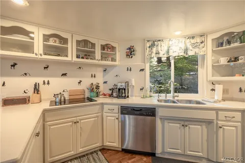 $785,000 | 238 Shasta Drive, Lake Arrowhead, CA 92352