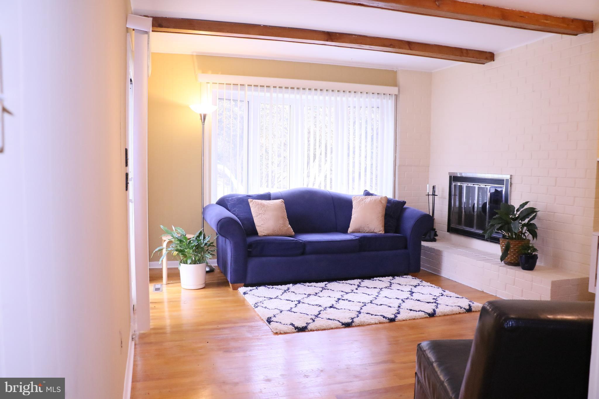9806 Mendoza Road Randallstown, MD 21133 - Photo 9 of 26 Family Room