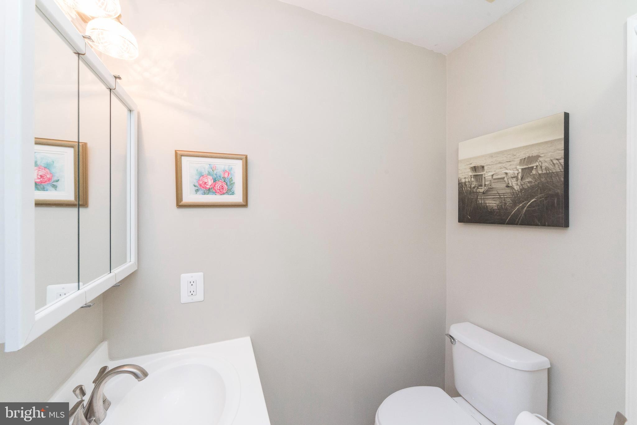 38 Shorewalk Road Riva, MD 21140 - Photo 22 of 40 2nd Floor Bathroom