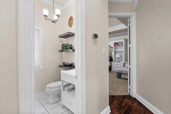 a bathroom with a toilet