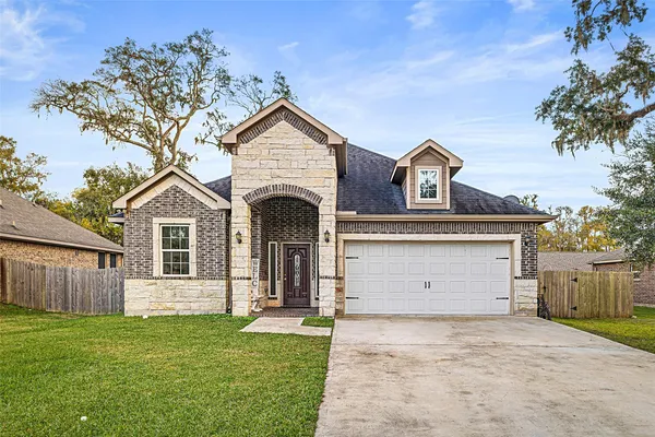 $2,500 | 267 Freeman Boulevard, West Columbia, TX 77486