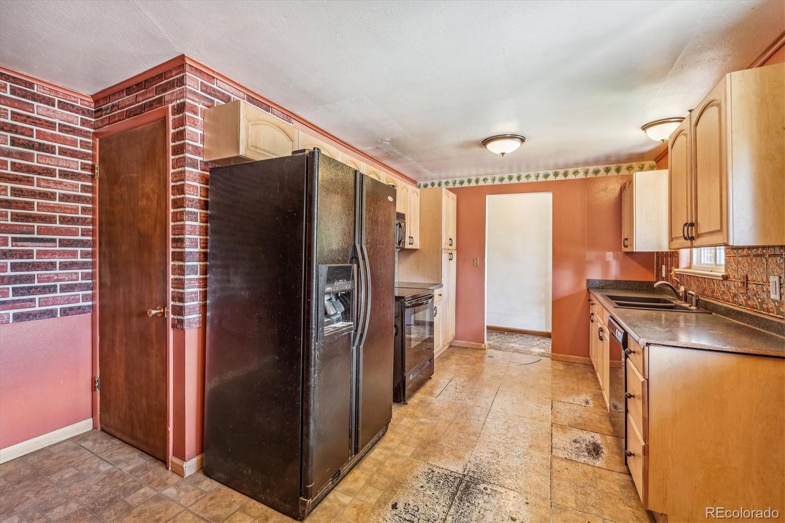 8233 Adams Way Denver, CO 80221 - Photo 8 of 21